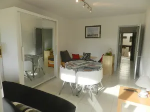 Image of Bel Appt 2P pour 4 à Bormes-les-Mimosas, en face de la plage - FR-1-251-229
