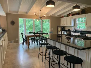 Image of Stunning open plan huge kitchen on lake games rm bar firepit restaurants 4 beds