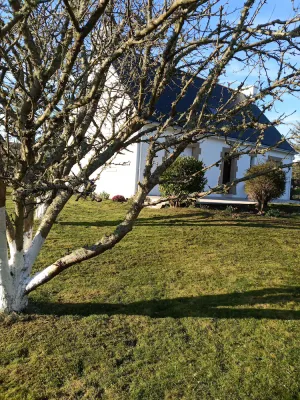 Image of Family home with large garden 5 minutes from the ocean.