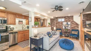 Image of Downtown Delight! Cozy, 1 Bedroom garden apartment