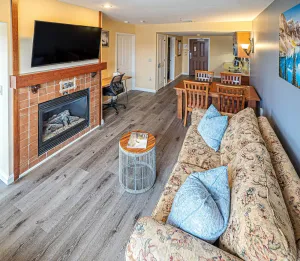 Image of Mountain Creek Lovely 1 Bedroom\/Pool\/Jacuzzi\/King Bed\/Ski In\/Out