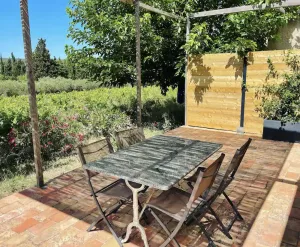 Image of Bohemian Sausset, between vineyards and sea