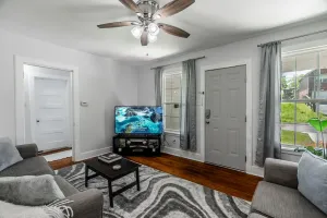 Image of 3 BR Hillcrest Home with Fully Fenced Backyard