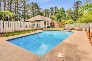 Image of The Poolside 4BR Stylish Luxury Sanctuary