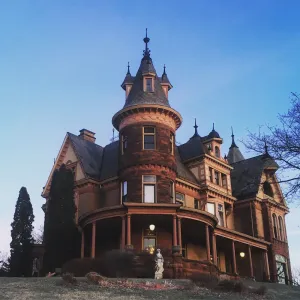 Image of Henderson Castle Inn