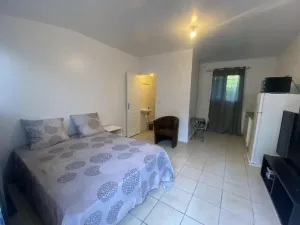Image of Charming 1-Bed Apartment 20 mins to Paris by train