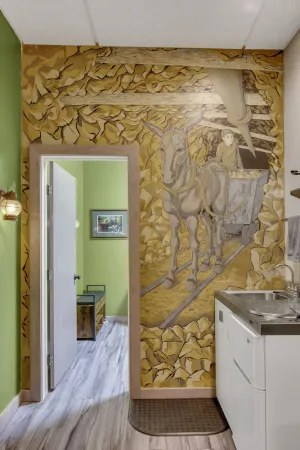 Image of 1892 suite at Ore House Inn