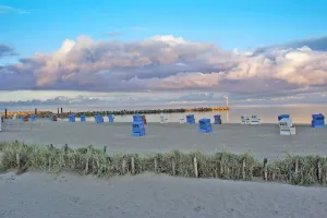 Image of Tent roof house - very close to the beach - with fiber optic W-LAN - - with fence in sunny