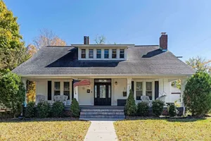 Image of Charming Craftsman Home in the Heart of Dickson!