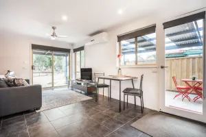 Image of Golfside Getaway by Ready Set Stay - Neat bungalow,WIFI,linen & towels included