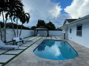 Image of Remodeled cozy family house with heated pool, 10 min from the airport!