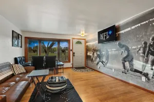 Image of Ex-player's home, Hot Tub, Cinema, walk 2 Lambeau