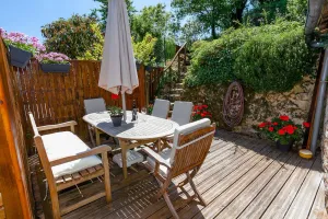 Image of Modernised town house in the centre of Brantome, with a pretty garden