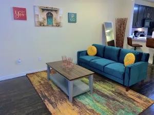 Image of Midtown Emerald Studio
