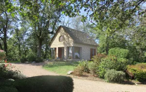 Image of Beautiful Gite with bedroom loft, new kitchen, fully equipped w\/AC\/heat