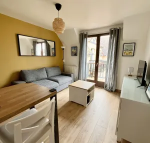 Image of Renovated apartment - near the beach