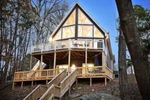 Image of Swift Island Sunsets: Lakefront, Cozy, Sleeps 8