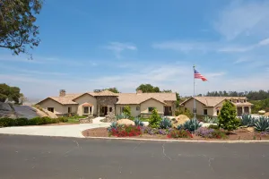 Image of Peaceful Luxurious Country Estate close to Beaches, Golf and Vacation Attraction
