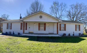 Image of Beautiful 2 BR suite in the center of downtown Jackson.