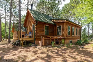 Image of Cozy 2 bedroom cabin on the water - great location, must see!!
