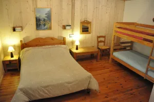 Image of Marolland barn with wolves