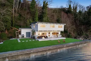 Image of New! Des Moines Diamond Luxe Beachfront Getaway