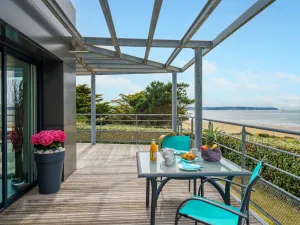 Image of Stunning private villa for 6 guests with WIFI, TV, terrace and parking