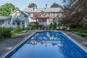Image of Private one bedroom guesthouse with pool