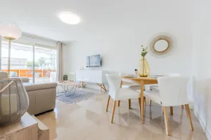 Image of Stylish 1-Bedroom Apartment Close to Beaches