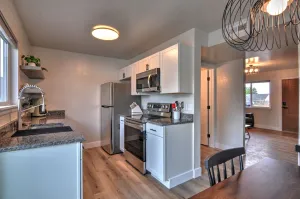 Image of Contemporary 2-BR Townhome w\/ Free Wifi, Pet Friendly