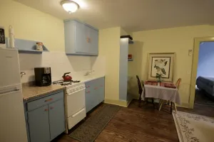 Image of On Boulevard. Sleeps 4. Newly Renovated Apartment! Walk to downtown and stadium.