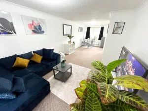 Image of 3 Bedroom House, WiFi & Free Parking