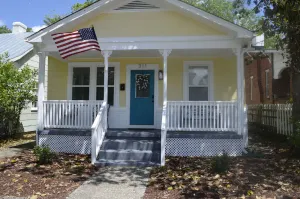 Image of 3 BR  Downtown Bungalow, walkable to the riverfront, restaurants and retail