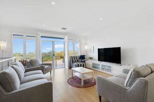 Image of Beach Front Esplanade Victor Harbor - BYO Linen - Wi-Fi - Family