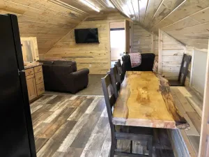 Image of Grizzly Loft  Amazing Views 25 min to Yellowstone Loft