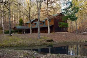 Image of Secluded Rustic Cabin w\/Wifi on 160 Acres near Illinois River & Lake Tenkiller