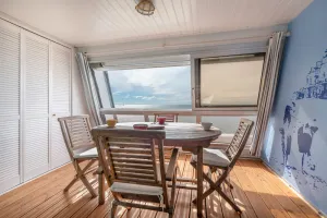 Image of Face à la mer, appartement sous les toits pour 4