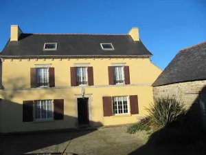 Image of farm sea view to the Douarnenez Bay