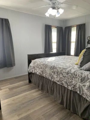 Image of Cozy 3\/1.5 with a 1960's retro kitchen.  Pet friendly!