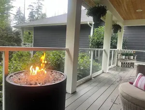 Image of Adorable 1 bed Guest House w\/cozy elec. fireplace
