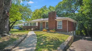 Image of Spacious 5-Bedroom Retreat for 12 in Serene Neighborhood Near Louisville's Best Attractions