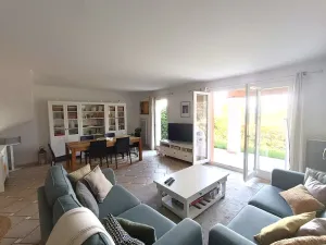 Image of Holiday Home 6 Sleeps - Terrace, Garden, Pools, Parking, A\/C