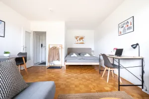 Image of Studioapartment mit Küche und großem Balkon