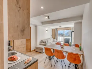 Image of Stunning 2-Bedroom Apartment with Terrace in 4* Residence, Champagny-en-Vanoise