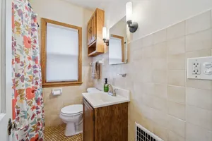 Image of Flyer's Find, remodeled and clean