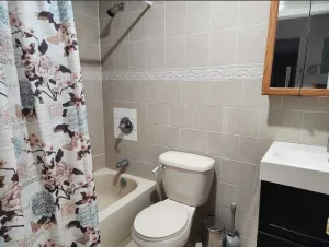 Image of Stylish and cozy apartment near good city transportation