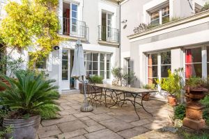 Image of Beautiful house with swimming pool
