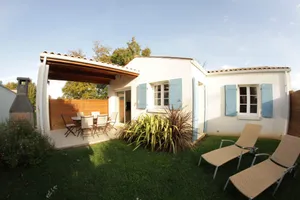 Image of High-end detached house, in a small village on the island of Oleron (Dolus d'Oleron au hamlet les Bardieres at 4 grande rue) in a charming property.