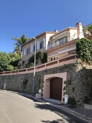 Image of BEAUTIFUL 3-ROOM APARTMENT WITH SEA VIEW - LES ISSAMBRES