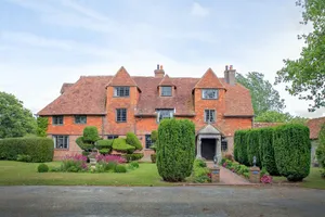 Image of Large Tudor Manor House with Private Jacuzzi & Indoor Pool, Sleeps Max 20.